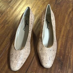 Cork style low heels shoes pumps 6 Annie brand